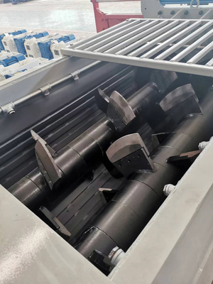 Mieszalnik dwuwałowy łopatkowy 50-65 m3/h z mocą 90 lub 110 kW i zasilaniem 380V 50Hz do mieszania przemysłowego