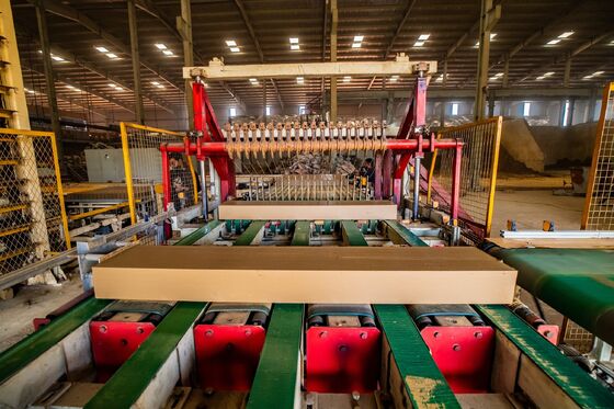 100 do 1200 ton dziennie Maszyna do cięcia z prądem w dół do cięcia glinianych bloków i cegieł stałych