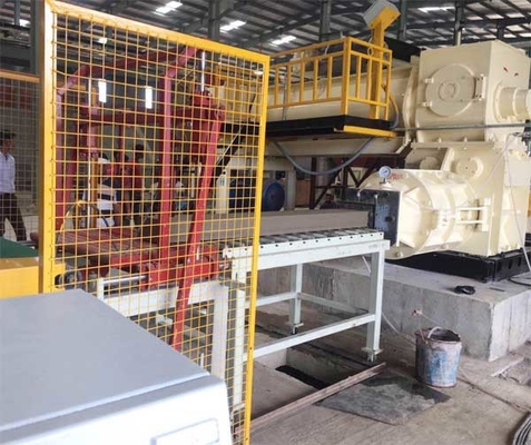 Automatyczna wytłaczarka próżniowa EV Maszyna do produkcji cegieł z gliny Pełna stal