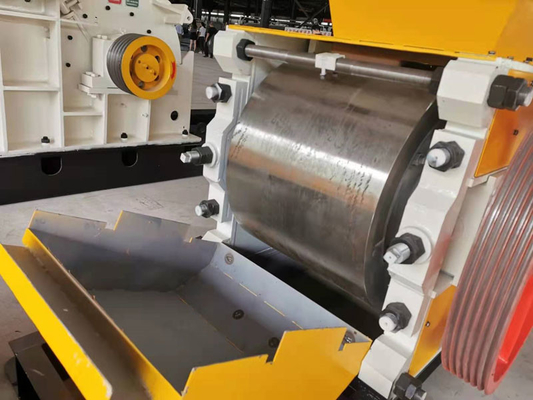 Clay Brick Minerals Processing Equipment Podwójny walec Fine Crusher