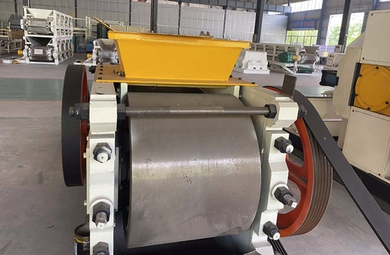 Clay Brick Minerals Processing Equipment Podwójny walec Fine Crusher
