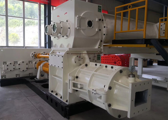 W pełni automatyczna linia do produkcji cegieł z gliny Maszyna do produkcji cegieł z gliny w indyjskiej wytłaczarce próżniowej z cegły glinianej