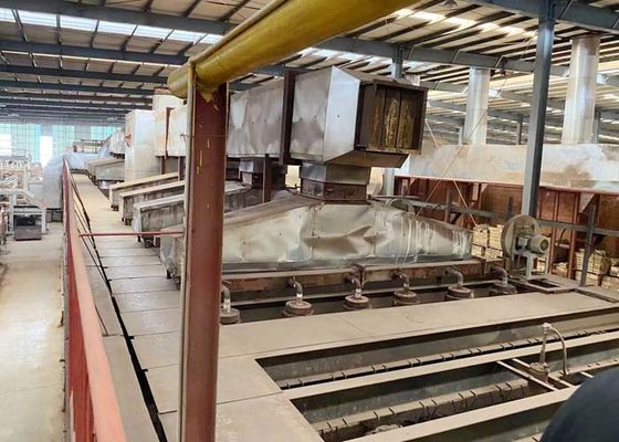 Automatyczna linia produkcyjna pieca tunelowego do tworzenia płyt glinianych z suszarką tunelową i dużą pojemnością 800 ton/dzień