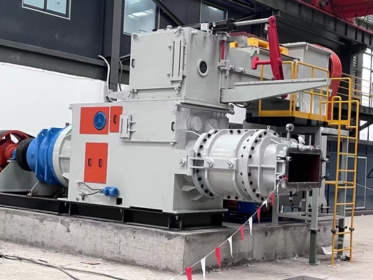 BBT dostarcza w pełni automatyczną maszynę do produkcji cegieł glinianych, model EV55, wytłaczarkę o dużej wydajności