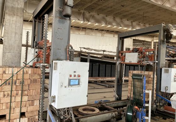 W pełni automatyczny system rozładunku i pakowania cegieł bez palet dla linii produkcyjnych cegieł glinianych